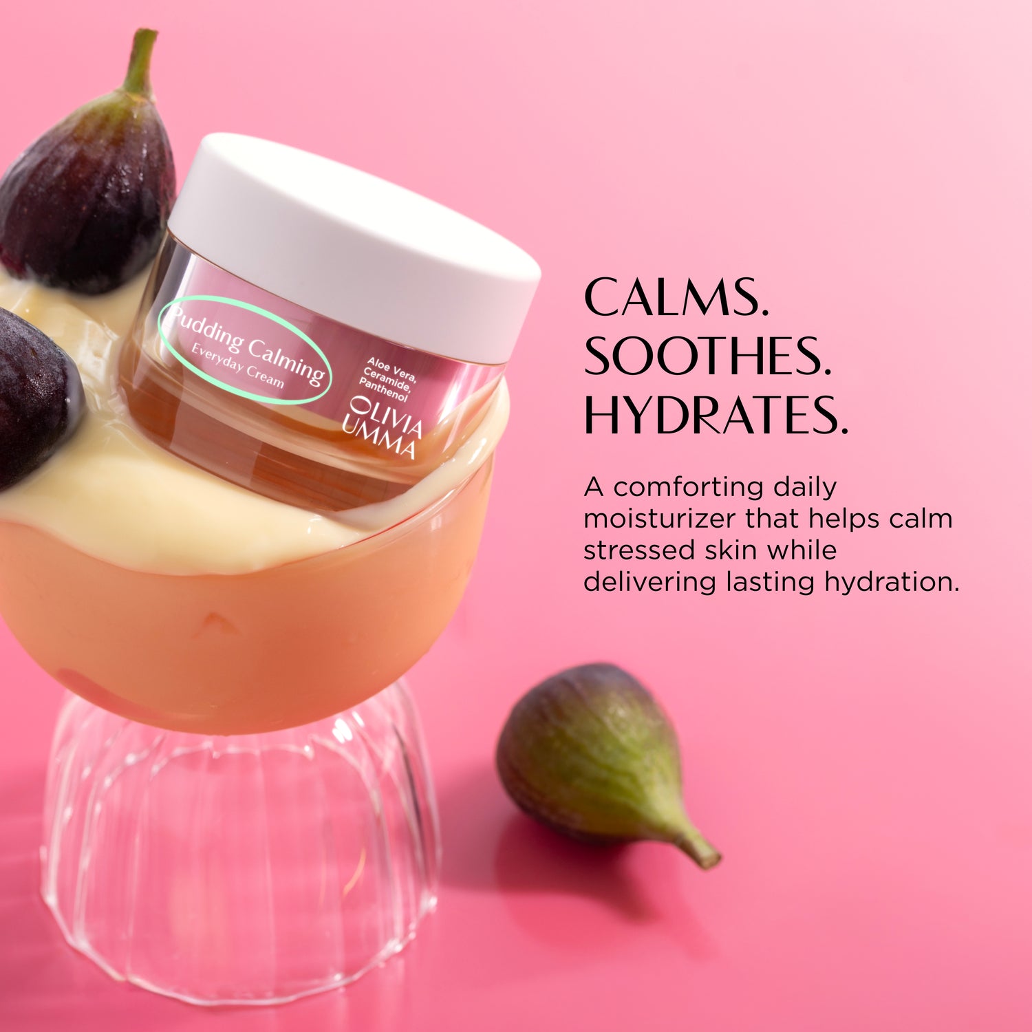 Jar of cream with figs on a pink background, featuring text about the product's benefits.